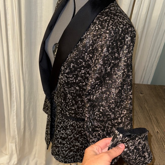 Neiman Marcus Monochrome Patterned Sequined Tuxedo Blazer - Picture 7 of 11